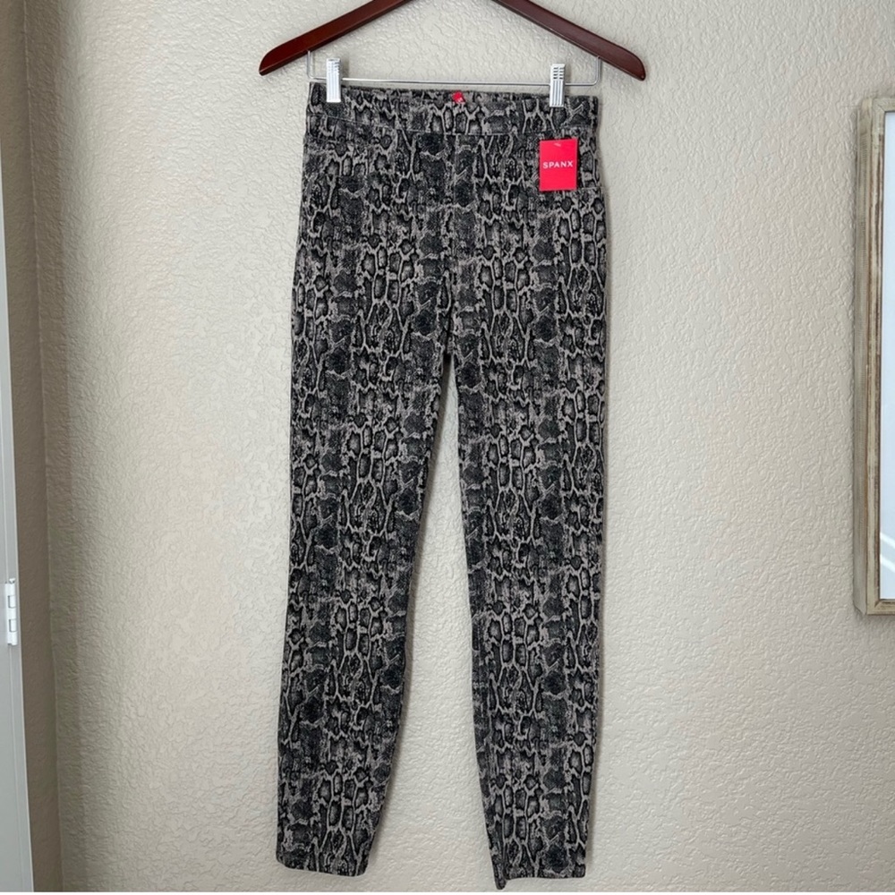 Spanx Jean-ish leggings (jeggings), M